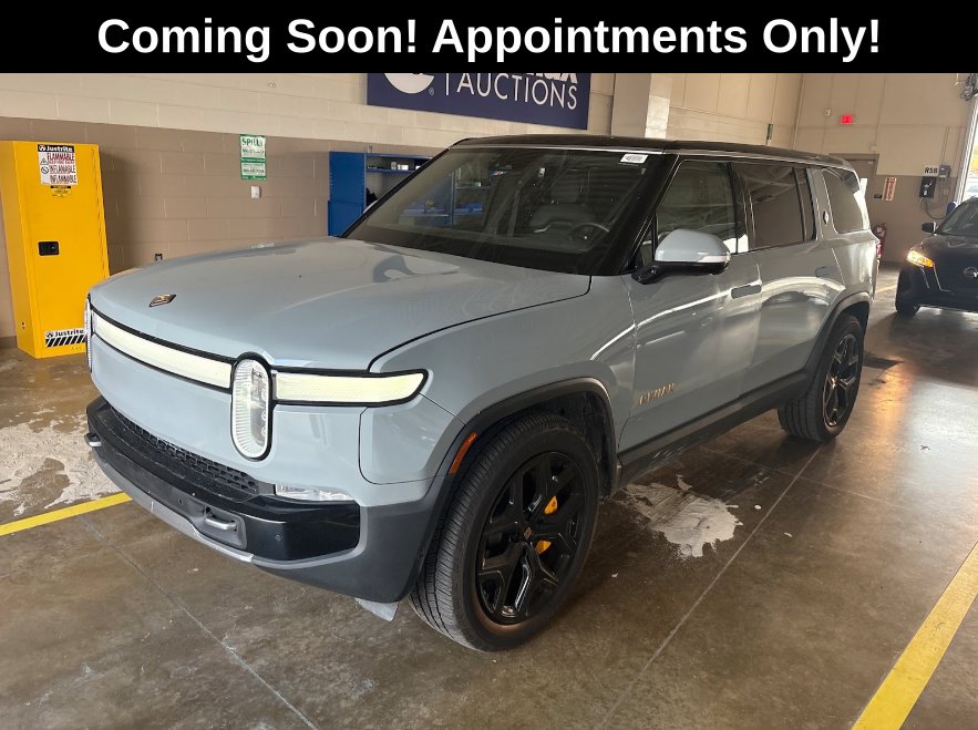 2023 Rivian R1S Adventure