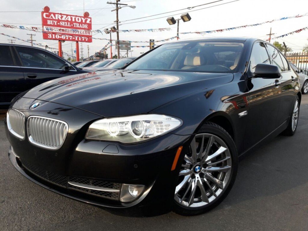 BMW 5 Series: Customer Relations BMW 5 Series: Customer Relations