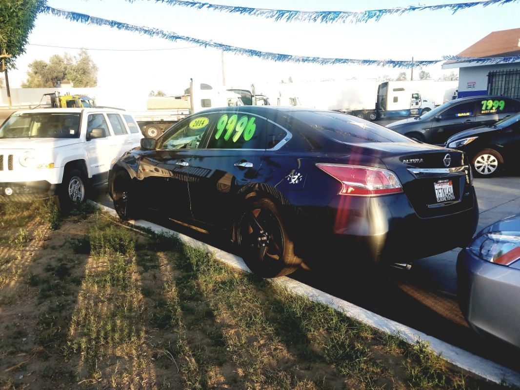 Nissan Altima: Automatic door locks Nissan Altima: Automatic door locks