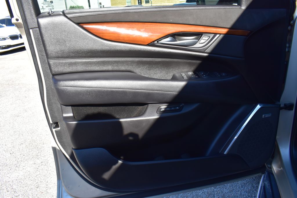 Cadillac Escalade 2017 Cadillac Escalade 1GYS4BKJ7HR284906