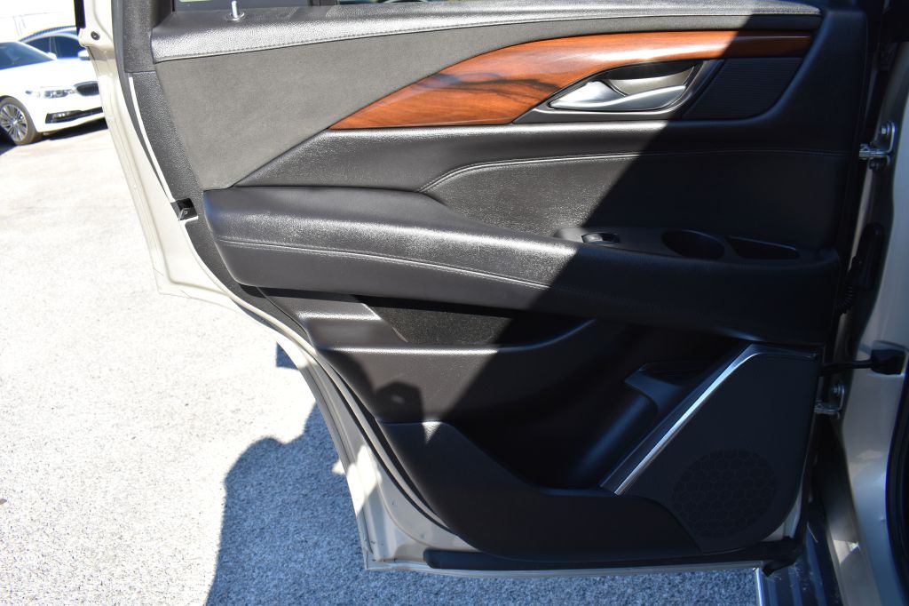 Cadillac Escalade 2017 Cadillac Escalade 1GYS4BKJ7HR284906