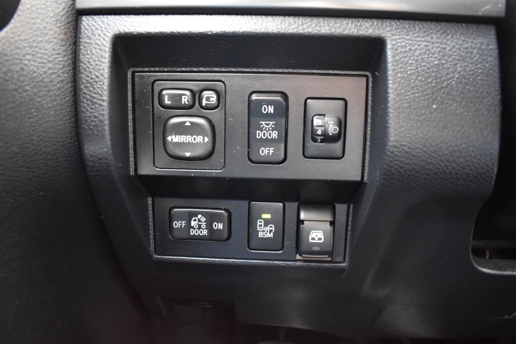 Toyota Tundra 4WD 2017 Toyota Tundra 4WD 5TFAW5F14HX619302