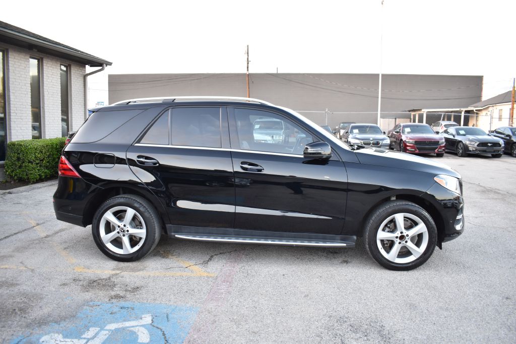 Mercedes-Benz GLE 350 2018 Mercedes-Benz GLE 350 4JGDA5JB8JB187937