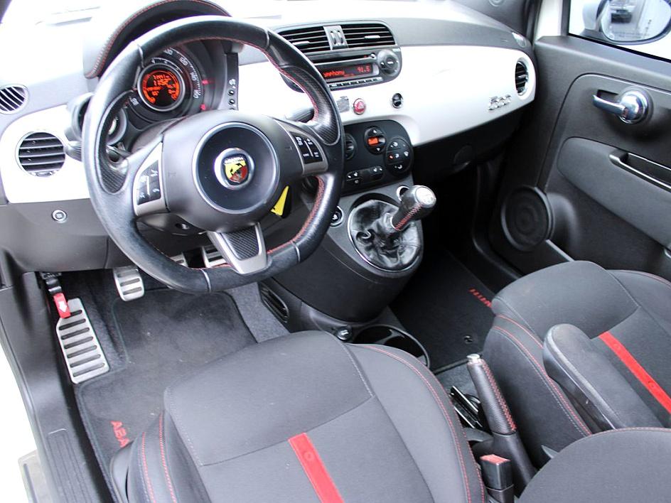 2013 Fiat 500 Abarth photo 13