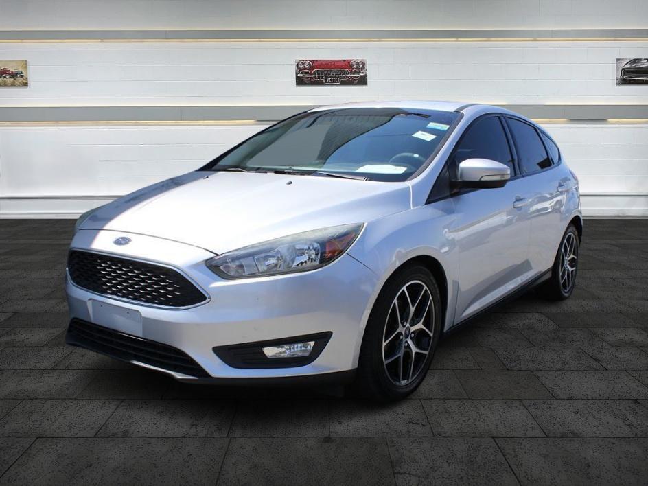 2017 Ford Focus SEL photo 4