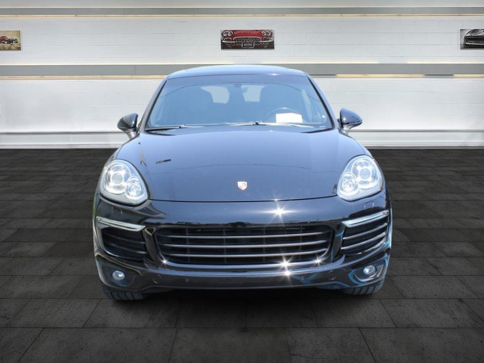 2017 Porsche Cayenne photo 3