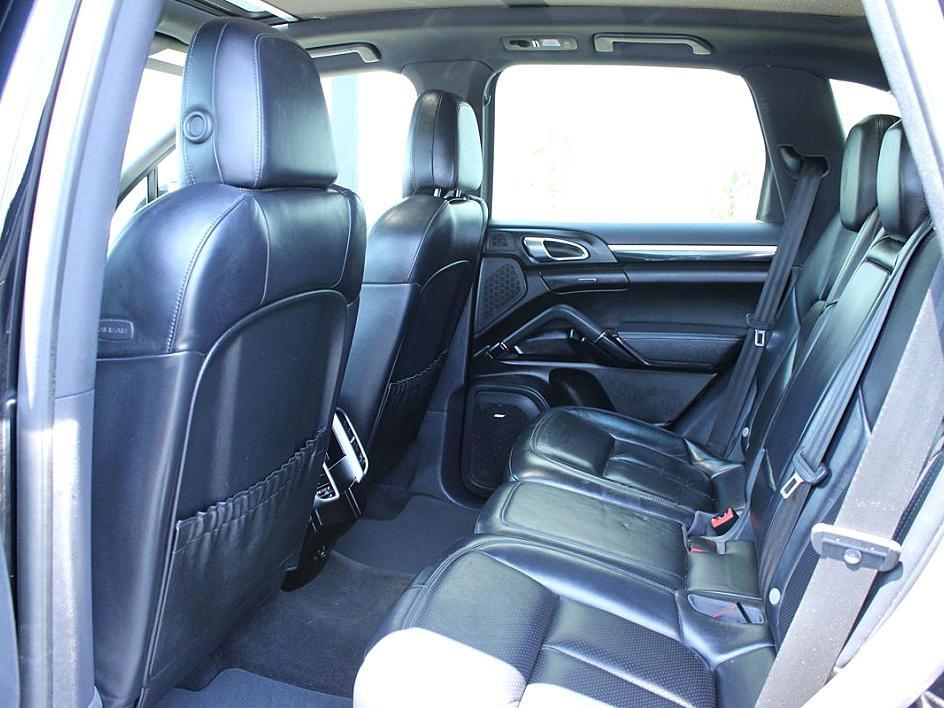 2017 Porsche Cayenne photo 19