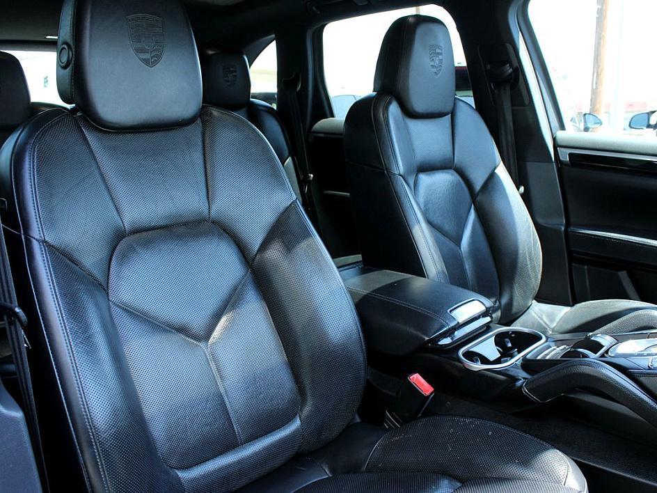 2017 Porsche Cayenne photo 32