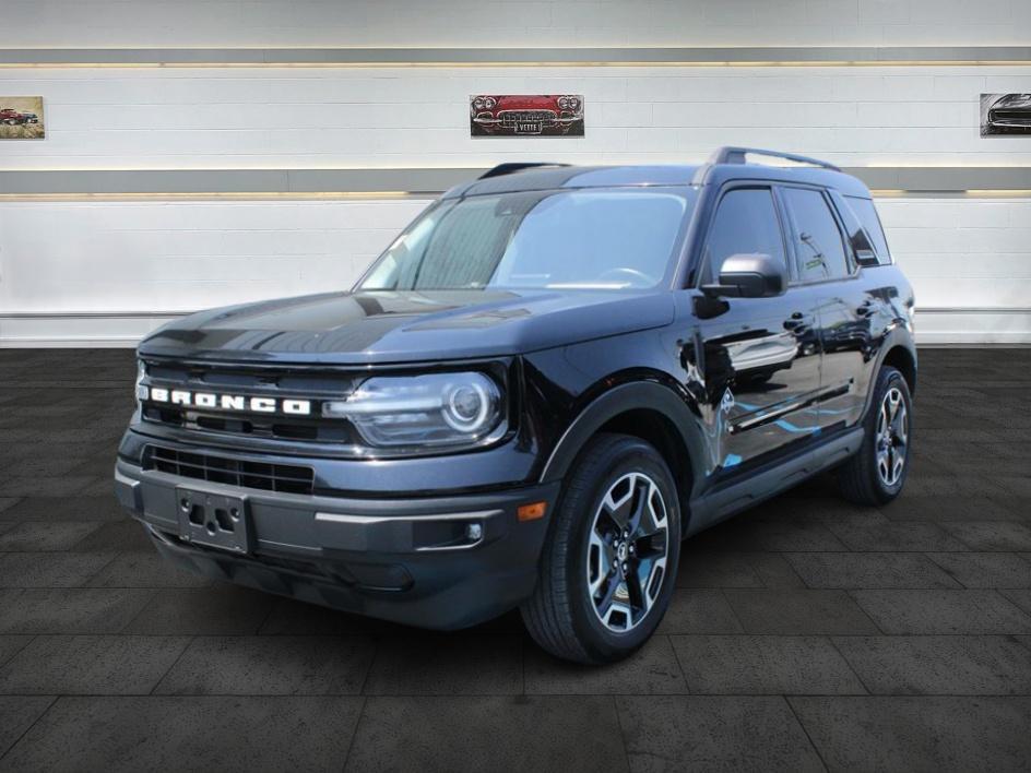 2021 Ford Bronco Sport Outer Banks photo 2