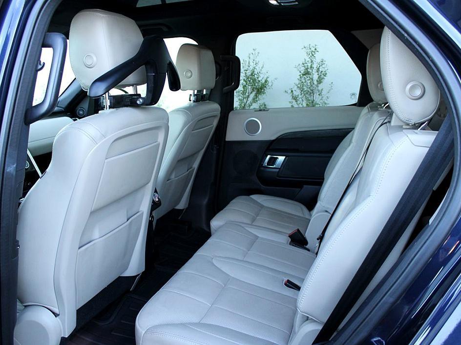 2019 Land Rover Discovery HSE photo 13