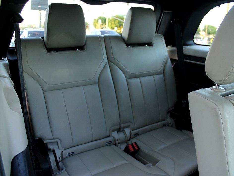 2019 Land Rover Discovery HSE photo 21