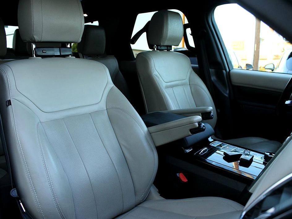 2019 Land Rover Discovery HSE photo 23
