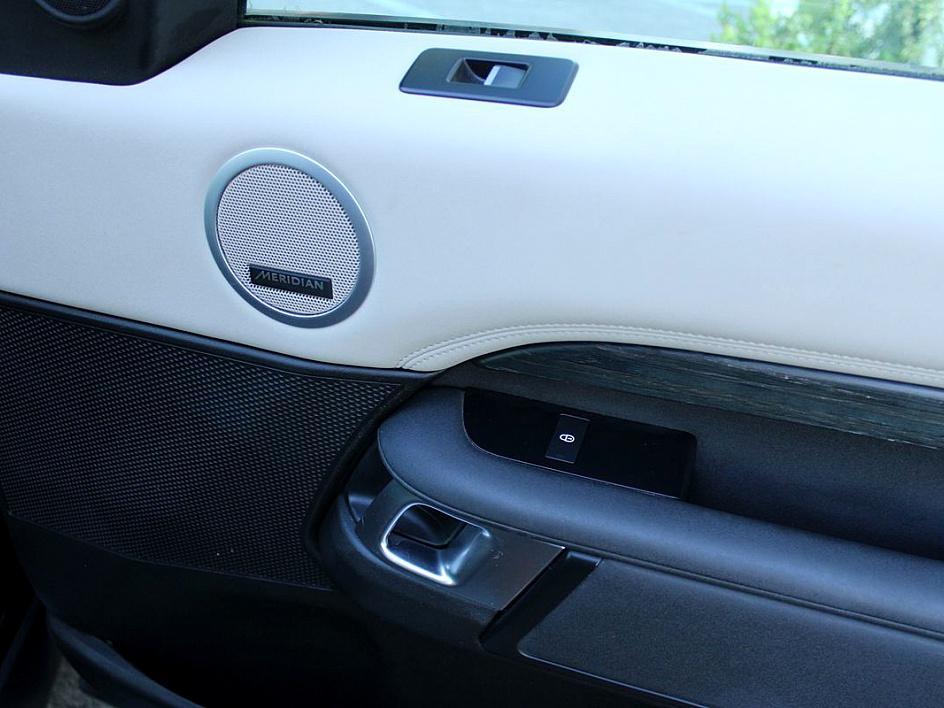 2019 Land Rover Discovery HSE photo 2
