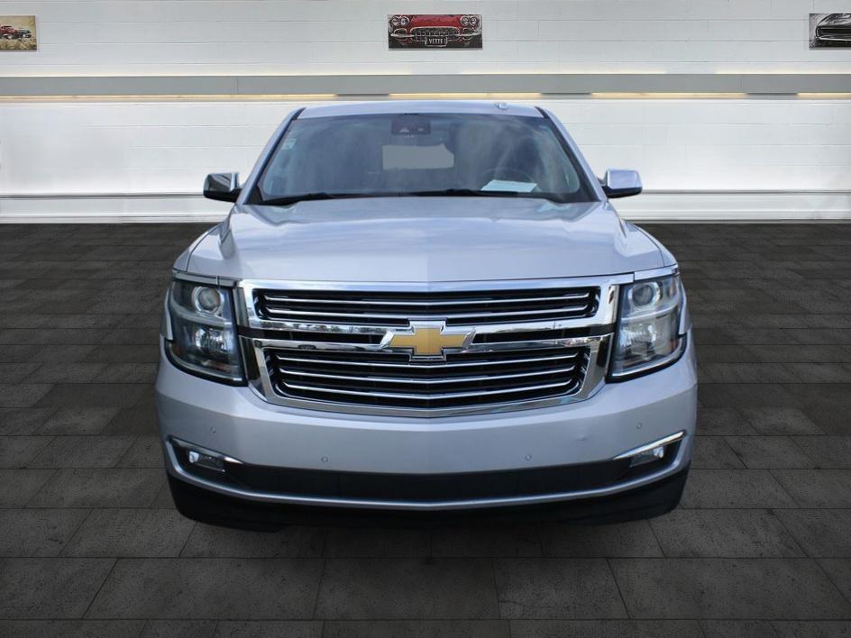 2017 Chevrolet Suburban Premier photo 2