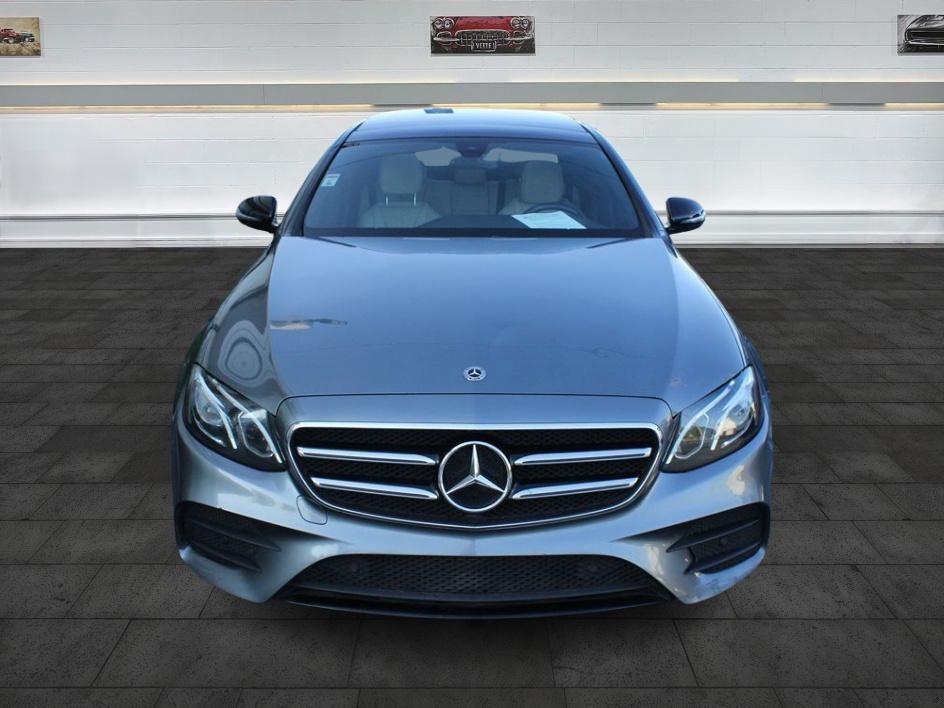 2019 Mercedes Benz E 300 photo 2