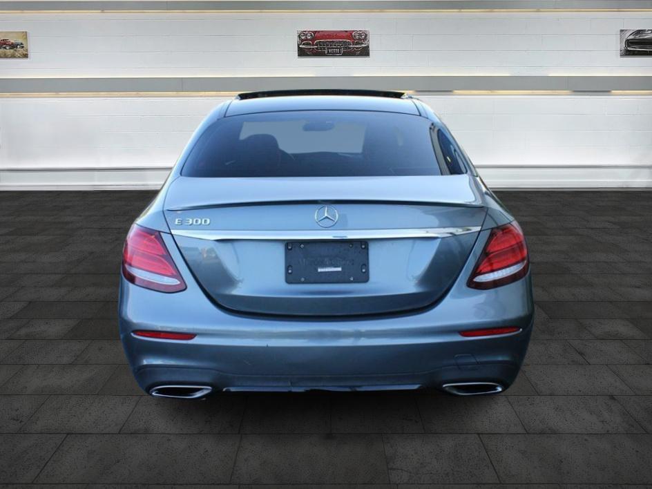 2019 Mercedes Benz E 300 photo 5