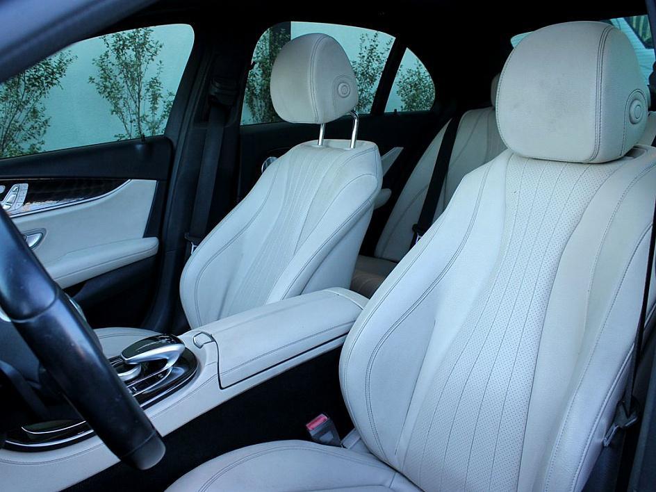 2019 Mercedes Benz E 300 photo 10