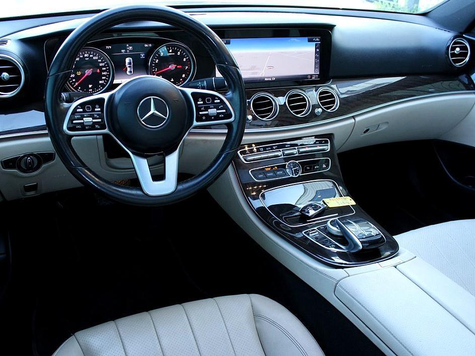2019 Mercedes Benz E 300 photo 12