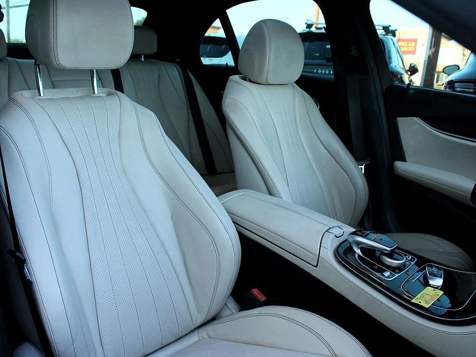 2019 Mercedes Benz E 300 photo 16