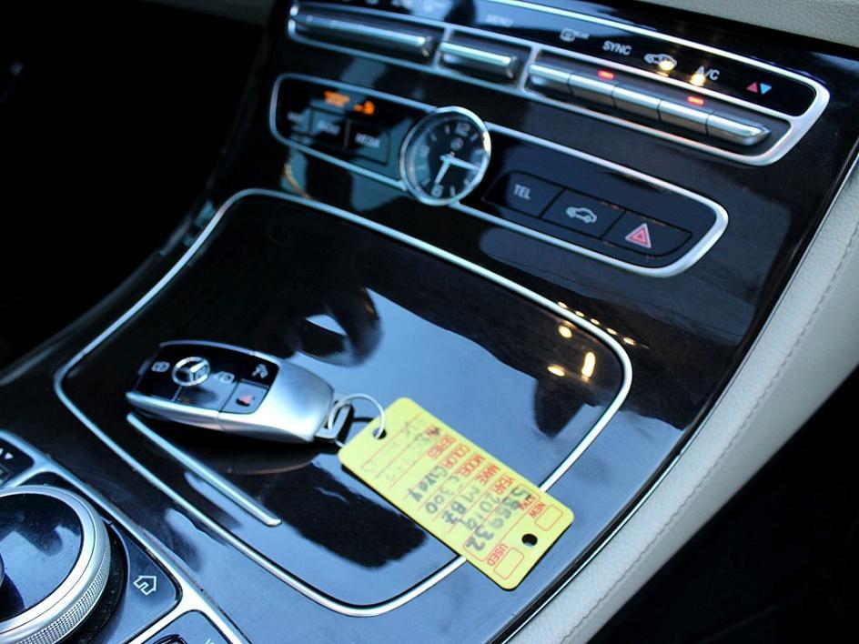 2019 Mercedes Benz E 300 photo 18