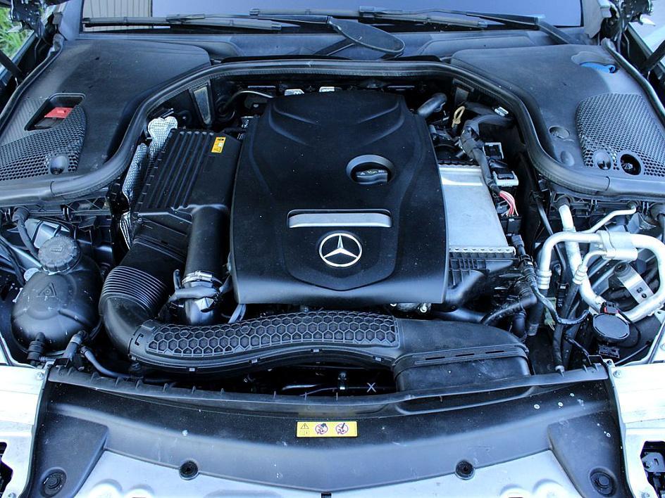 2019 Mercedes Benz E 300 photo 19