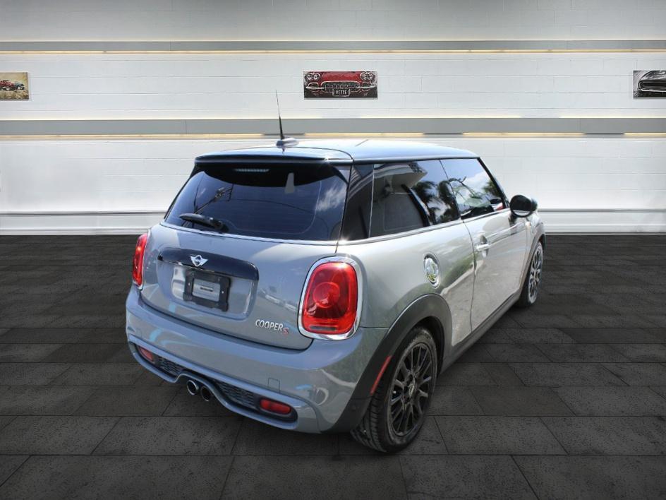 2018 Mini Cooper 2 Door Hardtop S photo 6