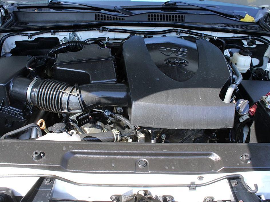 2022 Toyota Tacoma SR5 photo 14