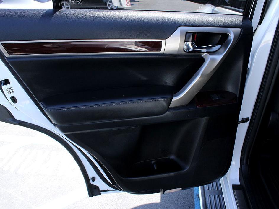 2019 Lexus GX 460 photo 15