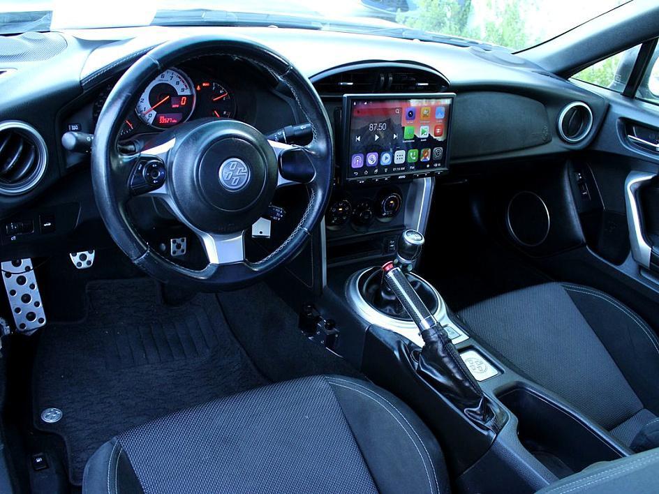 2017 Toyota GR86 Base photo 6