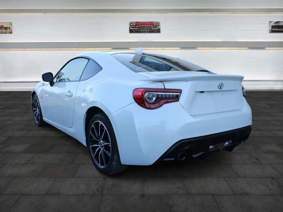 2017 Toyota GR86 Base photo 7