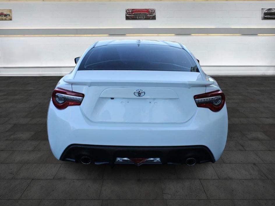 2017 Toyota GR86 Base photo 8