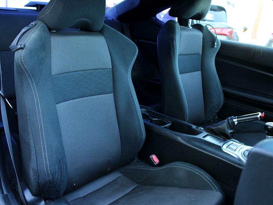 2017 Toyota GR86 Base photo 12