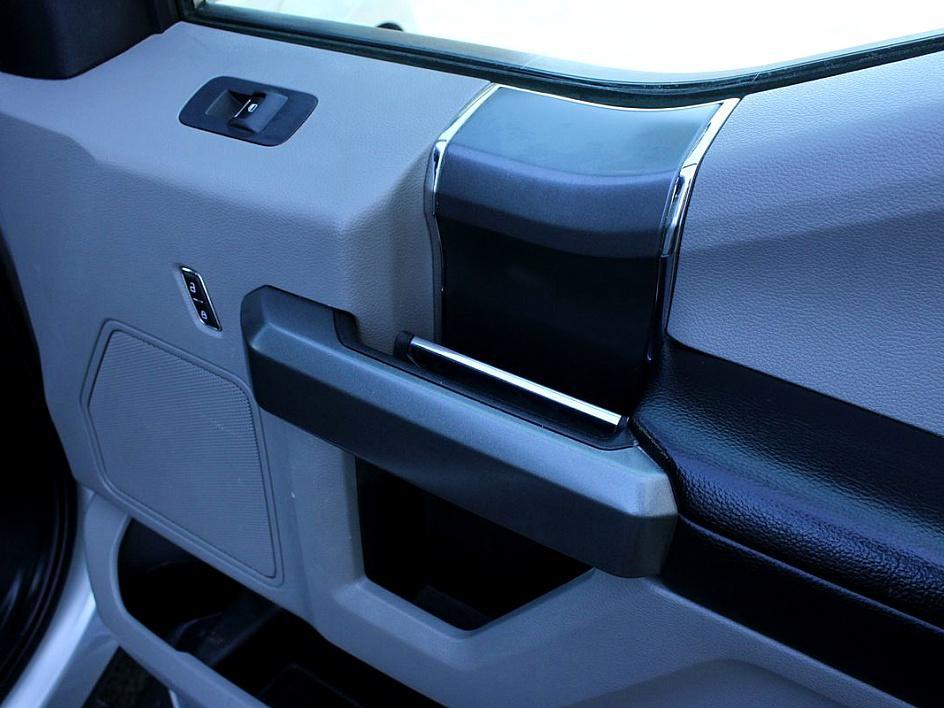 2016 Ford F-150 XLT photo 17