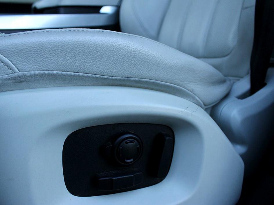2016 Land Rover Range Rover Sport SE photo 7