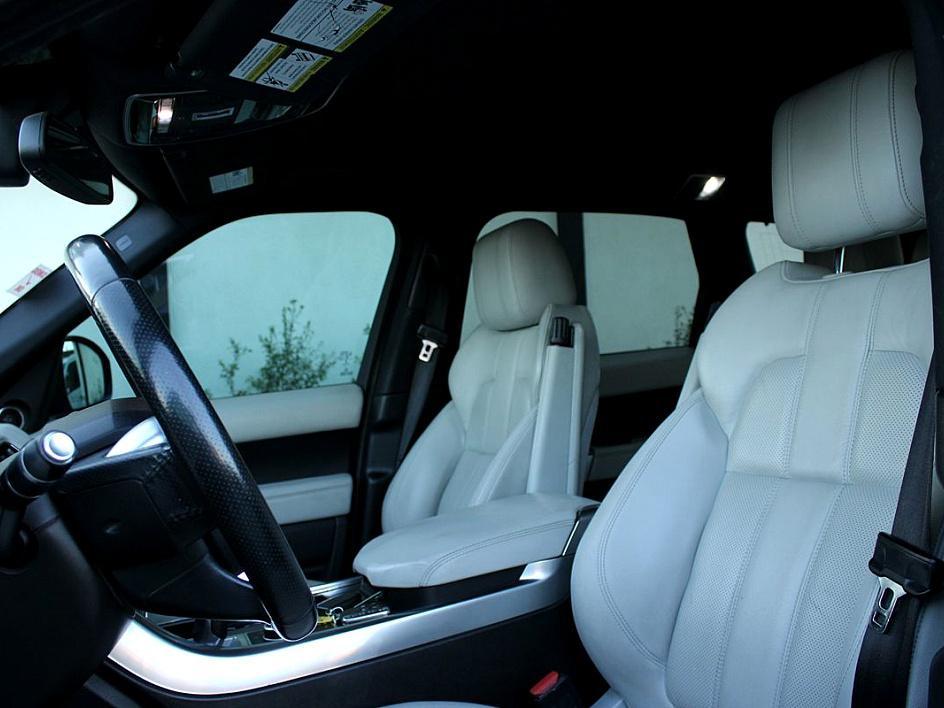 2016 Land Rover Range Rover Sport SE photo 8