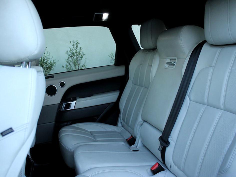 2016 Land Rover Range Rover Sport SE photo 10