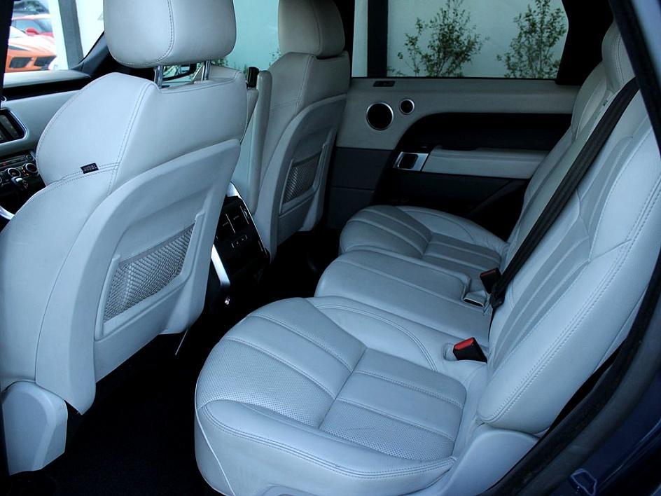 2016 Land Rover Range Rover Sport SE photo 11
