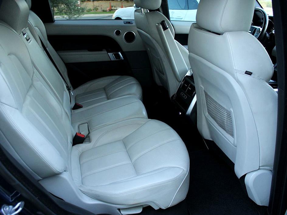 2016 Land Rover Range Rover Sport SE photo 15
