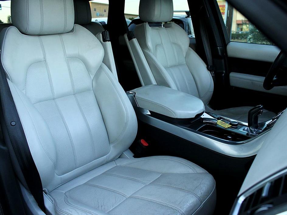 2016 Land Rover Range Rover Sport SE photo 18