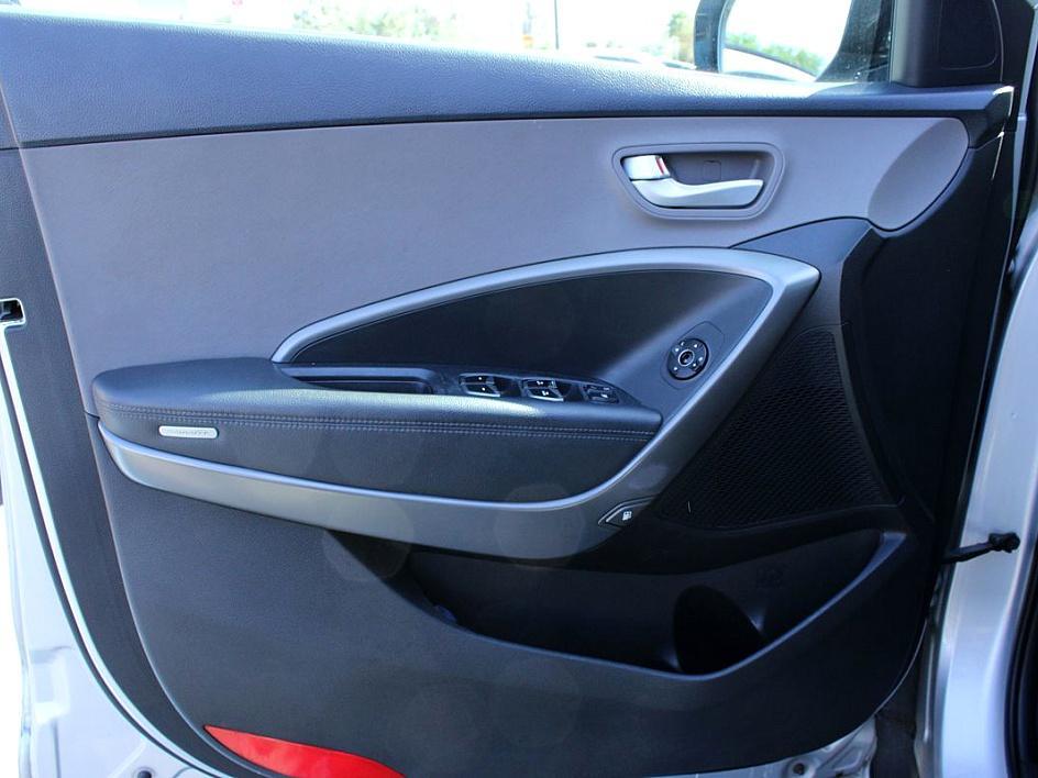 2016 Hyundai Santa Fe Limited photo 4