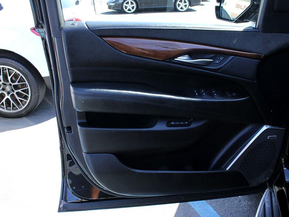 2016 Cadillac Escalade Premium photo 7