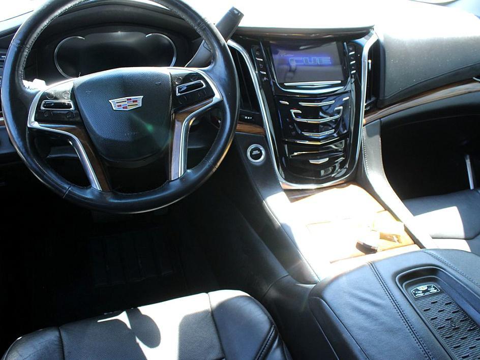 2016 Cadillac Escalade Premium photo 10