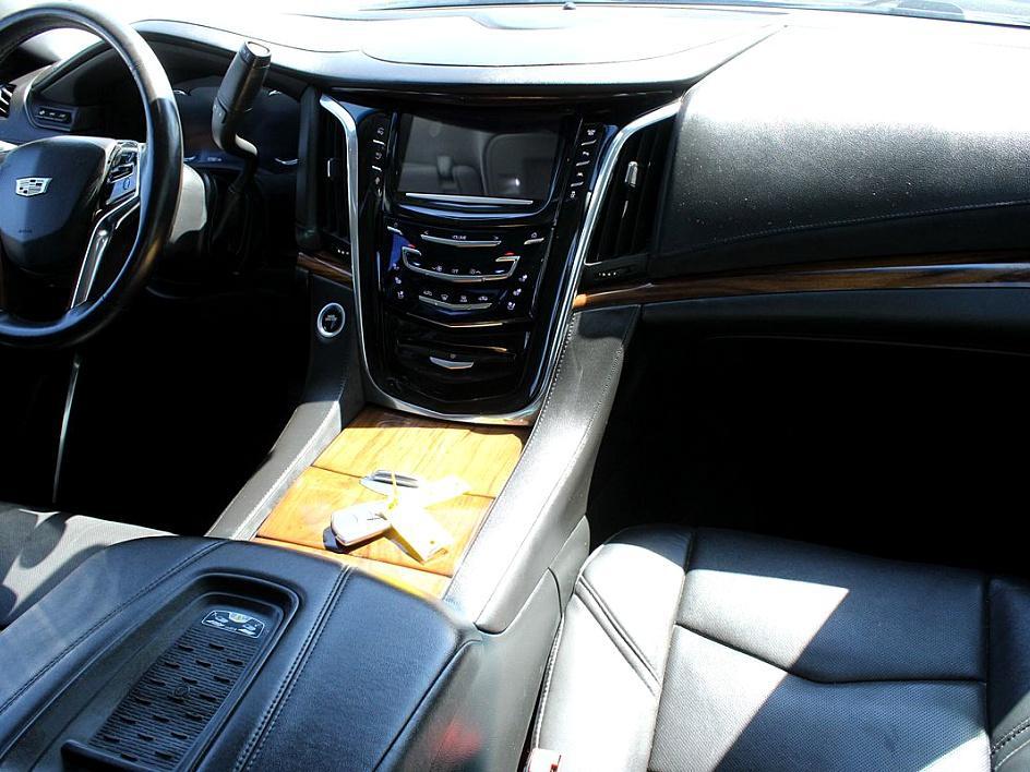 2016 Cadillac Escalade Premium photo 18