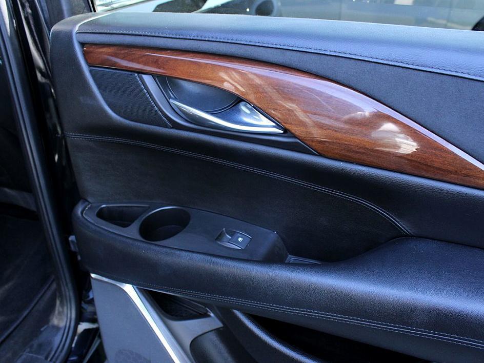 2016 Cadillac Escalade Premium photo 19