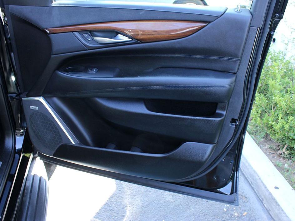 2016 Cadillac Escalade Premium photo 22