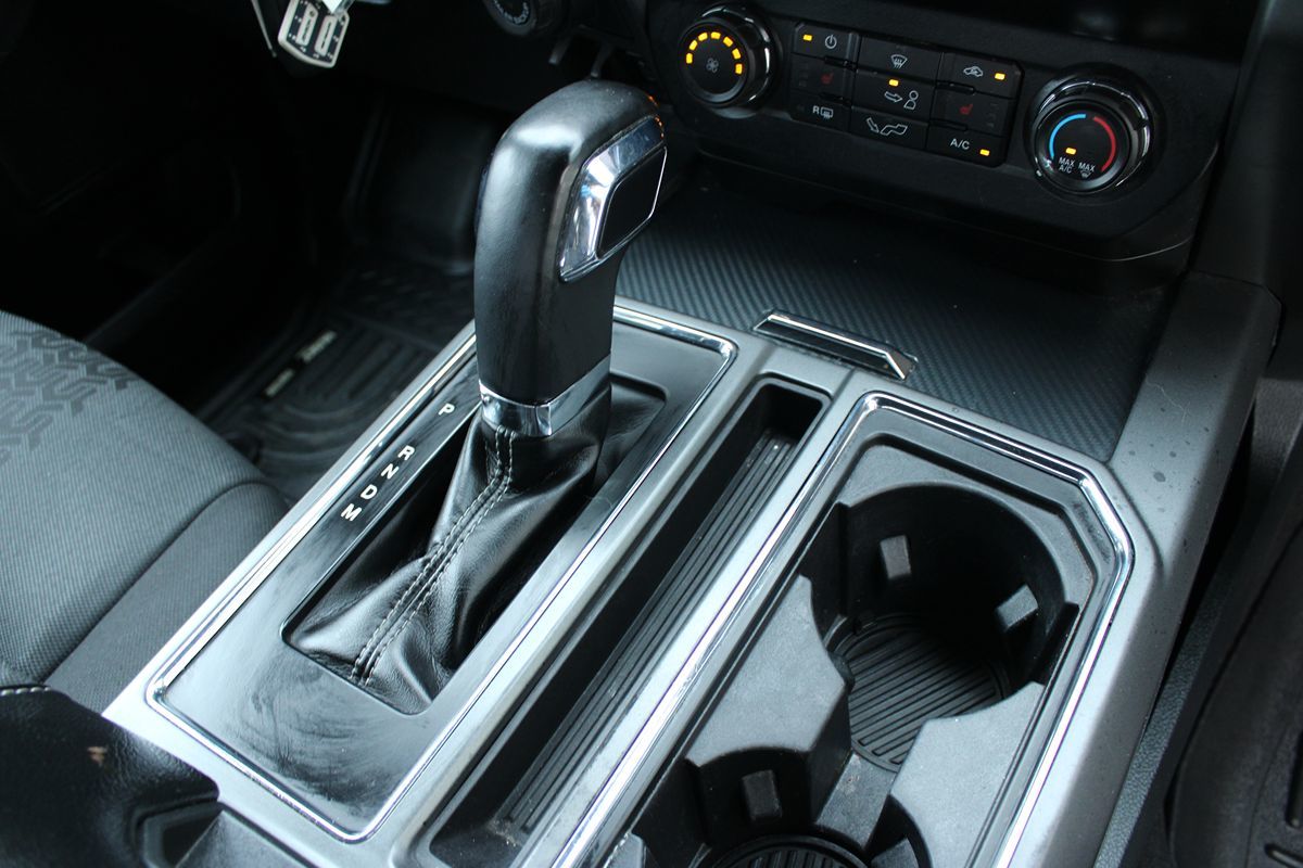 2020 Ford F-150 XLT photo 20