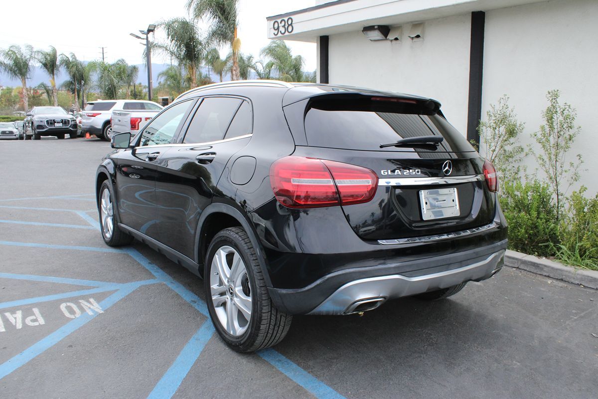 2019 Mercedes Benz GLA 250 photo 3