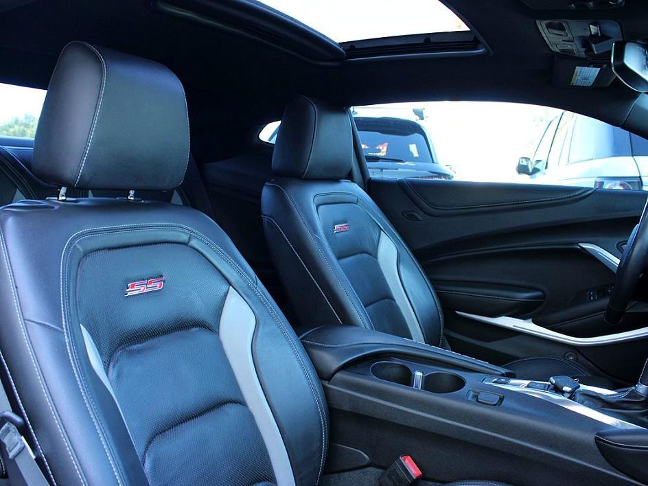 2018 Chevrolet Camaro 2SS photo 31
