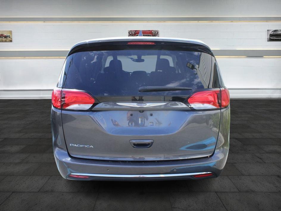 2018 Chrysler Pacifica Touring Plus photo 5