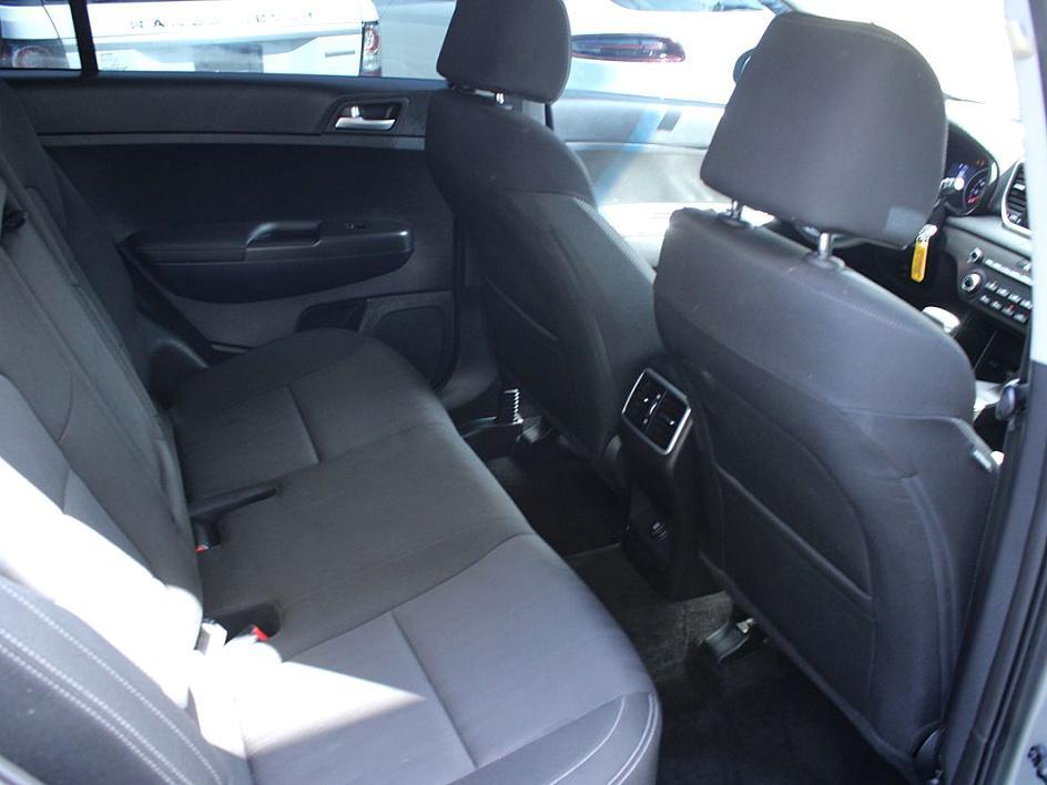 2022 Kia Sportage LX photo 13